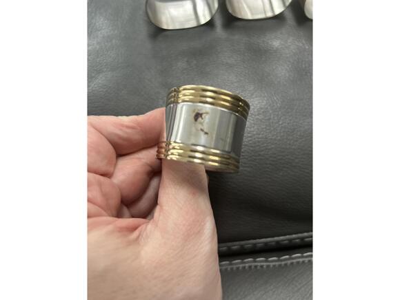 Set of 10 Elegant Silver plated and Brass Napkin Rings - Picture 3 of 3